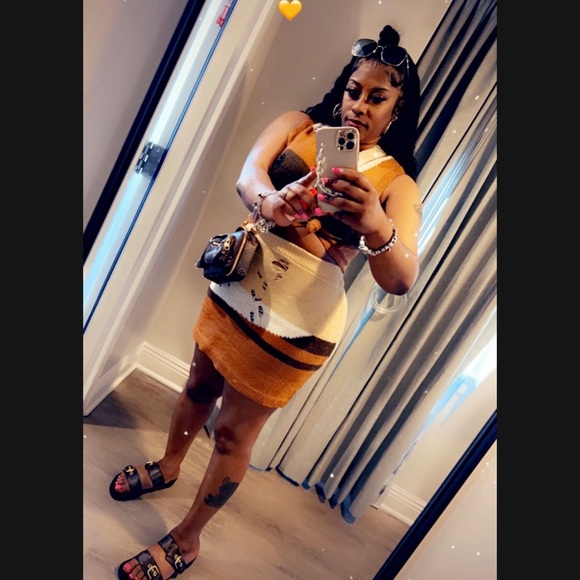 Honey knit skirt set - Picture 2 of 2